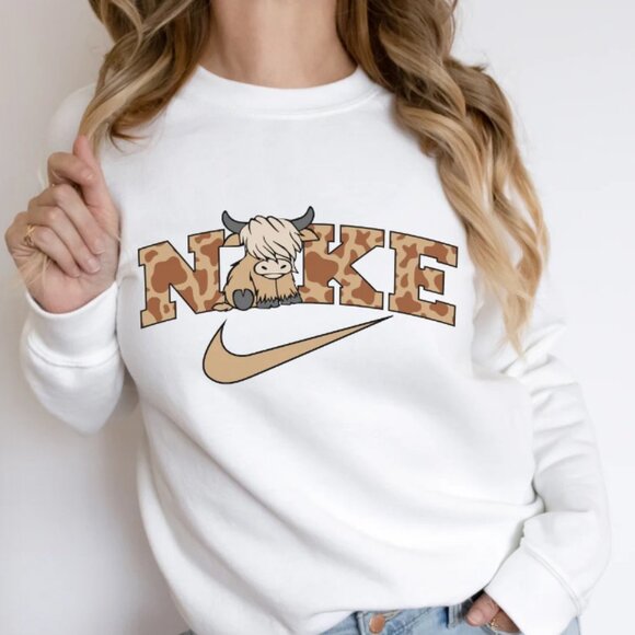 Nike Swoosh Cow Print Highland Cow NEW white crewneck sweatshirt - Picture 1 of 1
